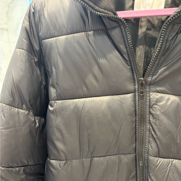 Black Old Navy Light Puffer Jacket - Picture 3 of 4